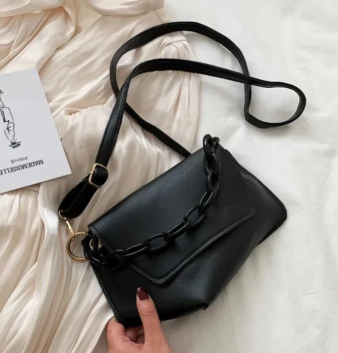 PB187 Black Chain Accent Handbag